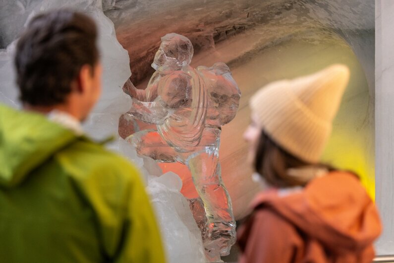 Erforsche den Gletscher - Dachstein Eispalast | © Harald Steiner