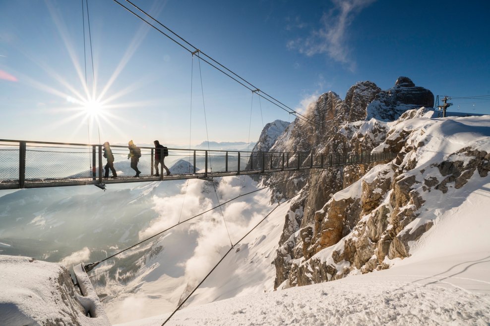 Spectacular view from the 100 metre Dachstein suspension bridge | © David McConaghy