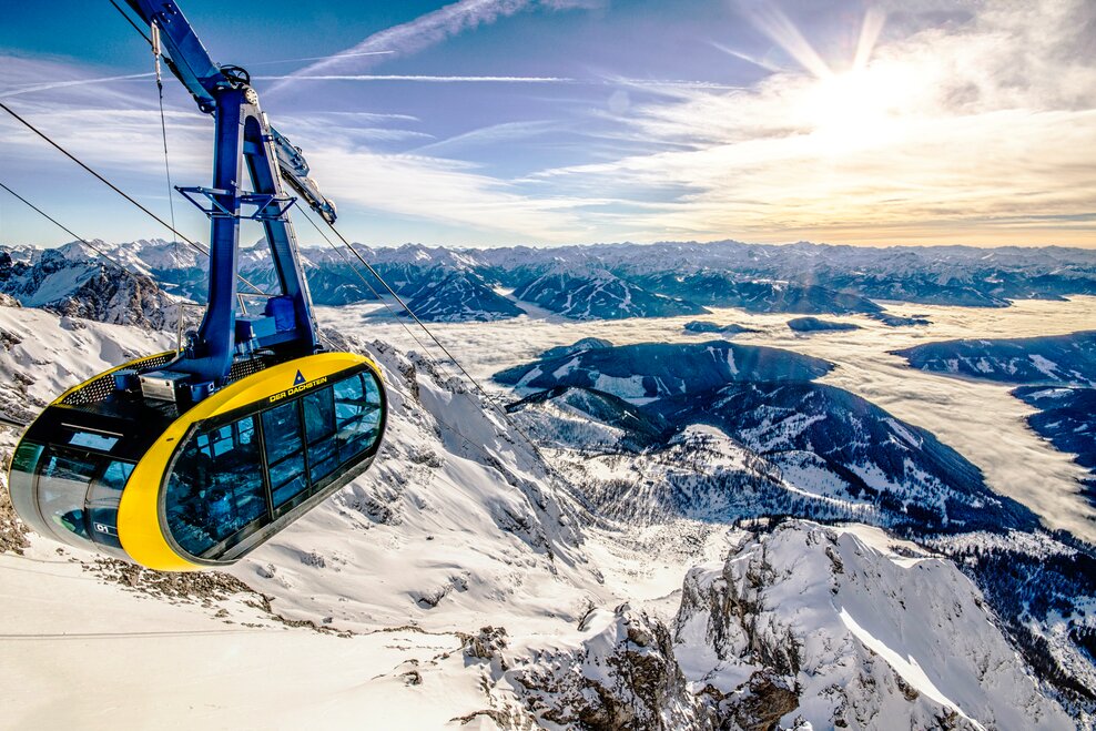 Gondola descending with panorama | © Rene Strasser