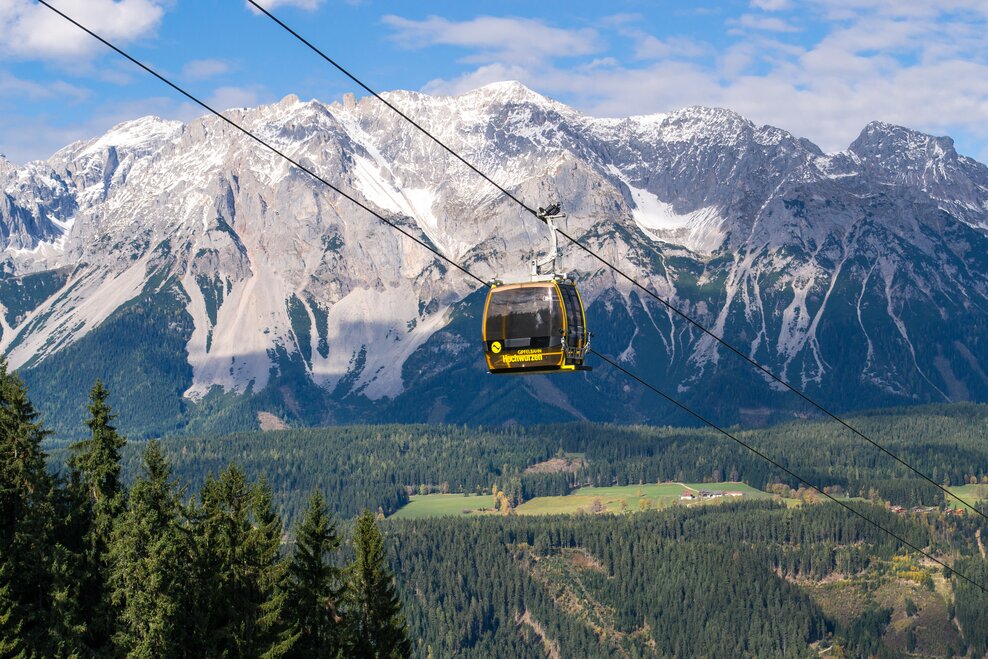 The Hochwurzen offers a breathtaking view of the Dachstein massif. | © Alexander Klünsner