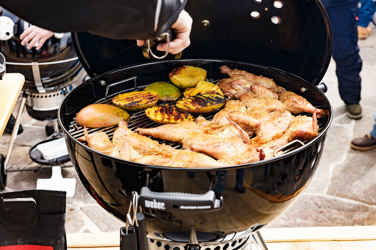 Delicious grill meals on the Planai | © Christoph Buchegger
