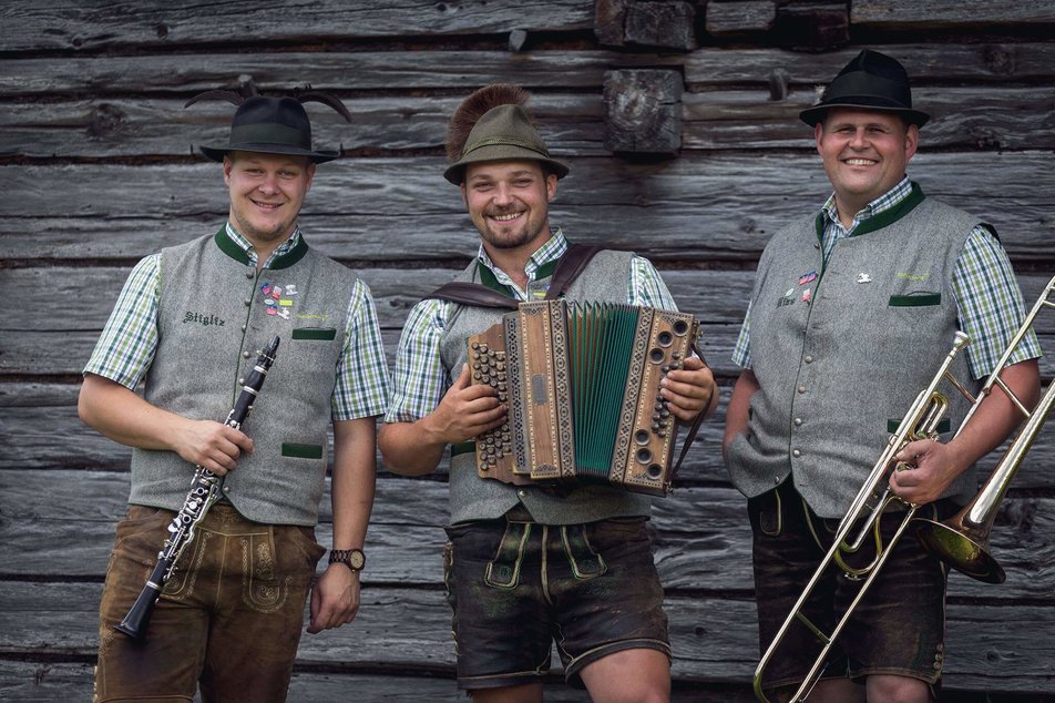 Traditional folk get-together with LIVE-music - Imprese #1 | © Roßfeld Musi 