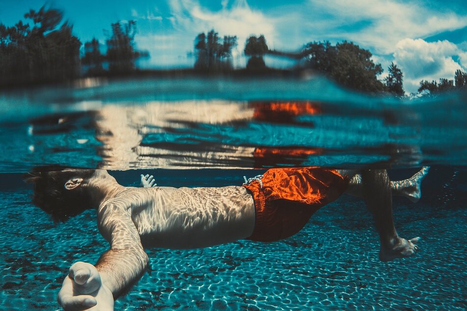 Schwimmbecken | © Symbolbild PixaBay / Pexels