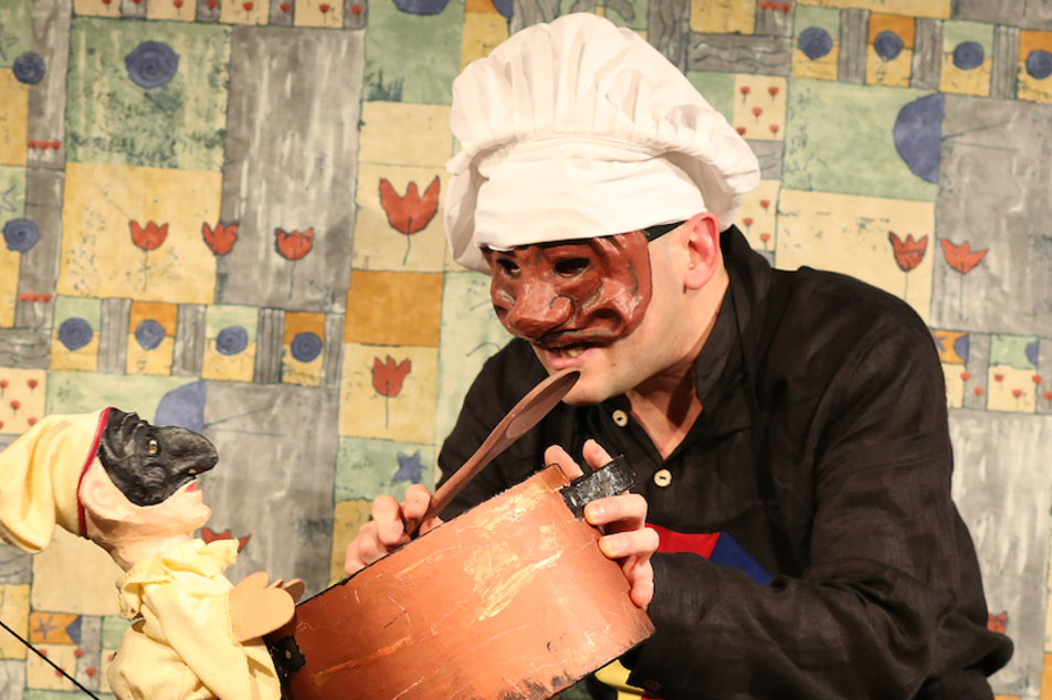 The chef, a sausage and the crazy chicken - Imprese #1 | © Reinhard Winkler