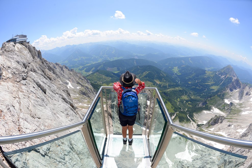 Staircase into nowhere on Dachstein | © Gery Wolf