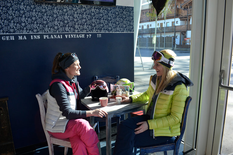 Ski Rock Café - a cosy place to stay directly at Planet Planai in the valley station of the Hautpt cable car. | © Planai