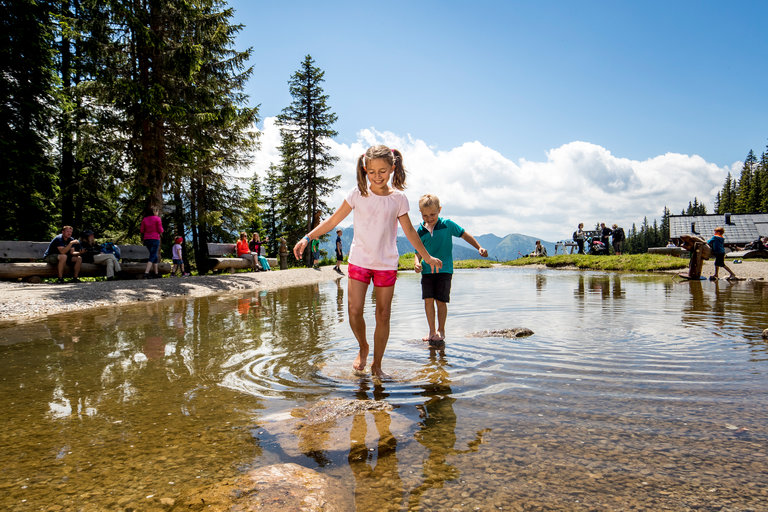 Children at the water games in Hopsiland | © Tom Lamm