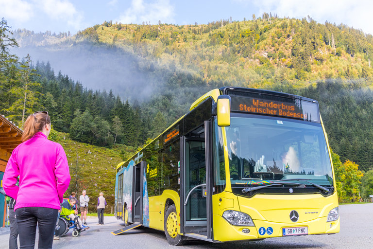 The Planai hiking bus to Bodensee Lake | © Planai/Klünsner