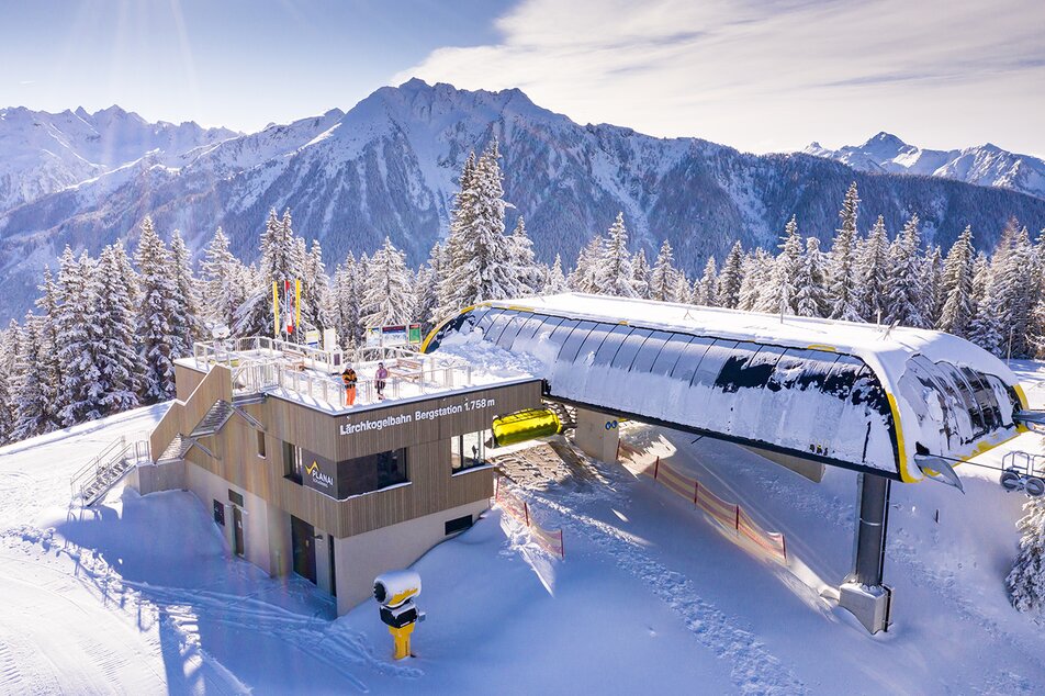 The panorama deck at the top station of the new Lärchkogel cable car | © Johannes Absenger