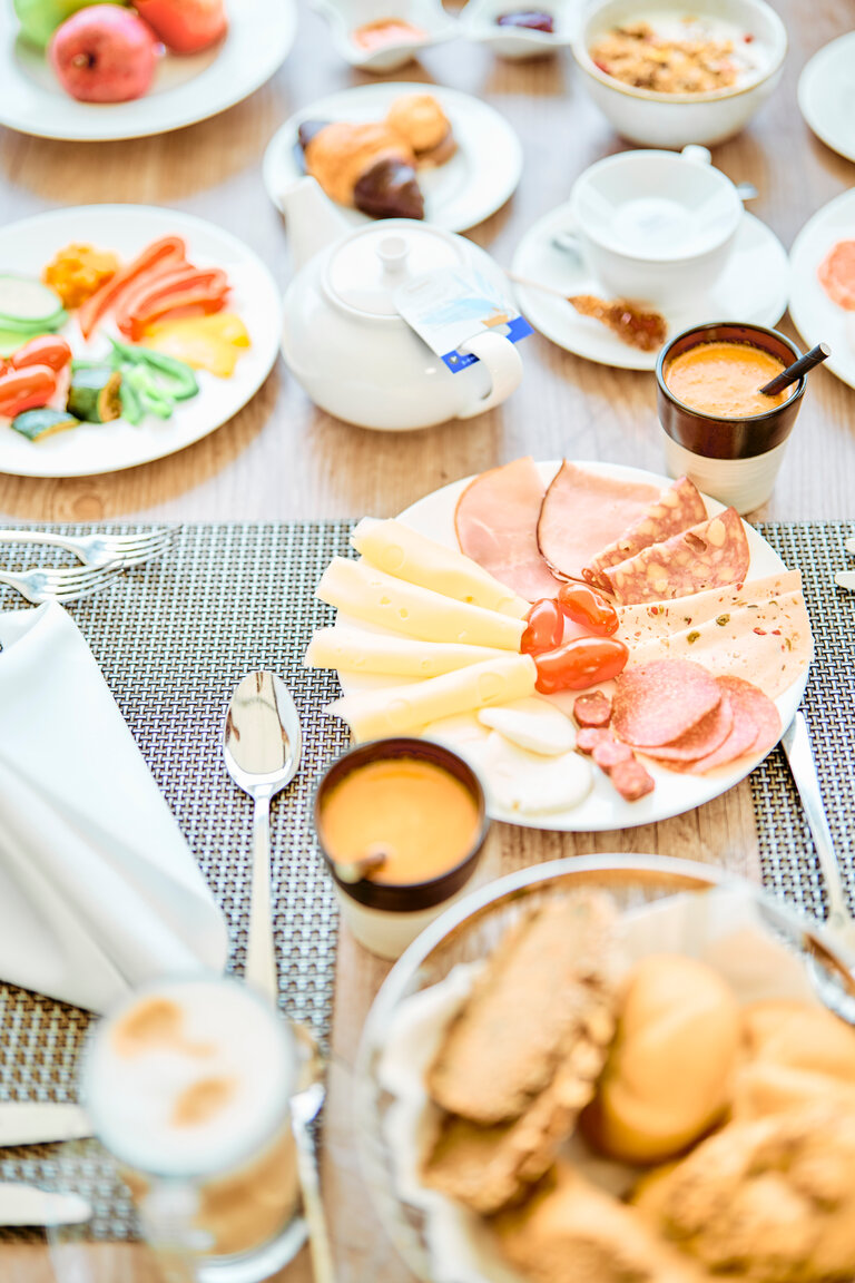 Frühstück im IMLAUER Schloss Hotel Pichlarn | © Thomas Sattler