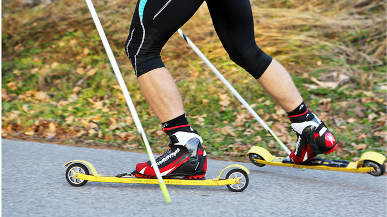 Langlaufen im Sommer? Rollerski machen es möglich! | © Alpincenter Dachstein