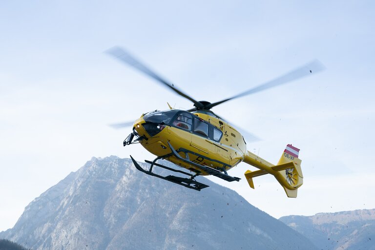 Filming Location - Christophorus 14 Helicopter Base  - Imprese #2.3 | © ZDF/stephanie kulbach