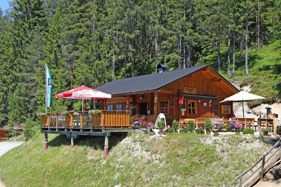 View of the hut Sattelberghütte | © Sattelberghütte