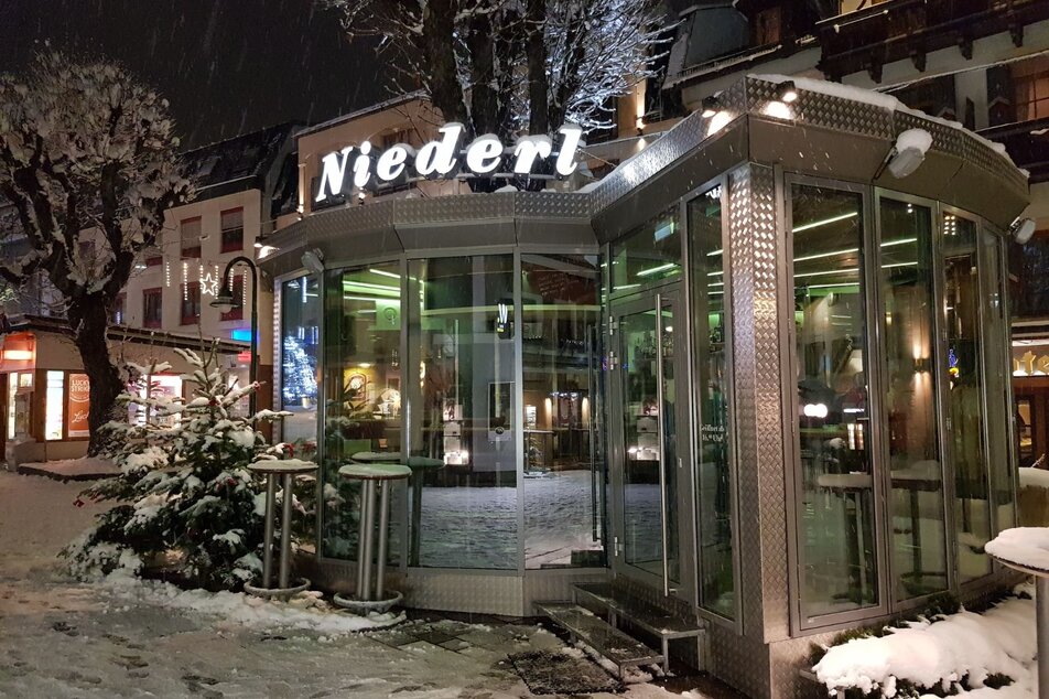 Niederl's Bar - Imprese #1