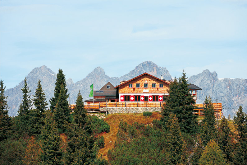 Panoramic view of the Hochwurzen hut | © Archiv Hochwurzenhütte