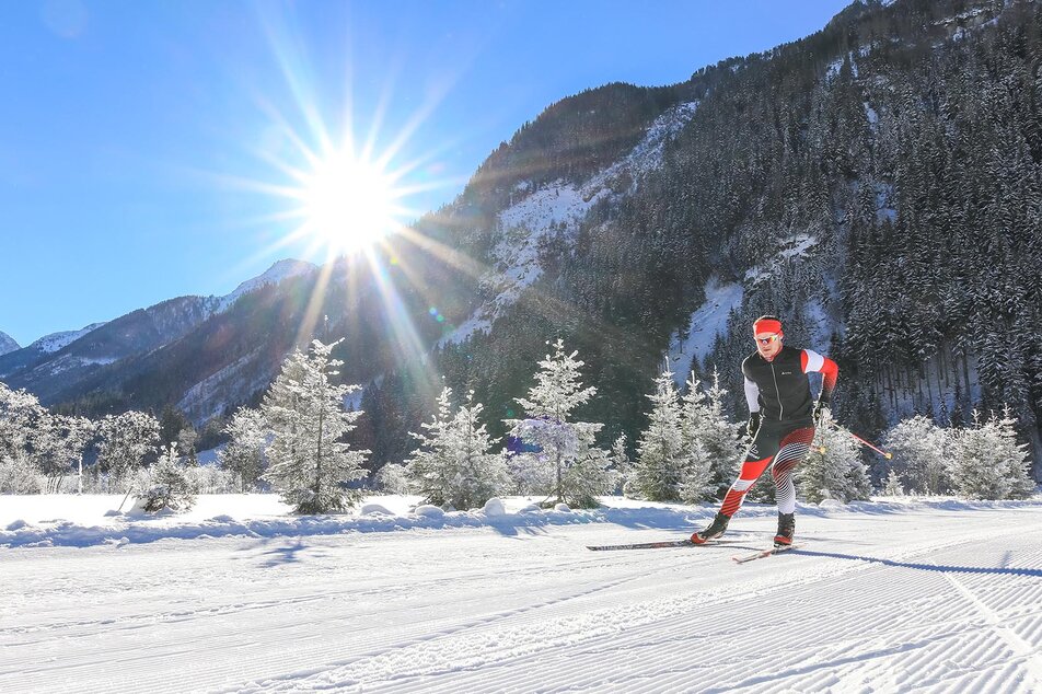 Ein sportlicher Langläufer auf der Tettermoor Loipe | © Gerhard Pilz/Tourismusverband Schladming - Martin Huber