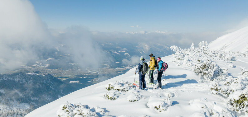 Skitour mit Blick auf Dachstein | © Salzkammergut/Katrin Kerschbaumer