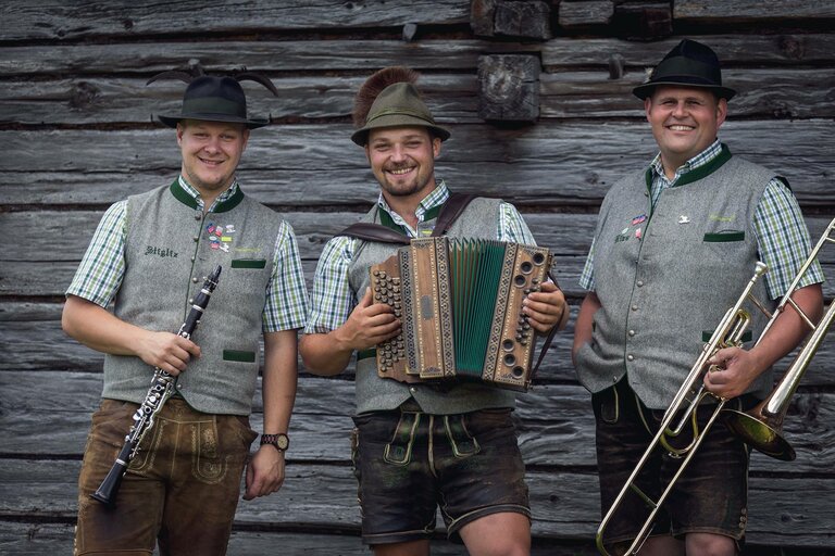 Traditional folk get-together with LIVE-music - Imprese #2.1 | © "Roßfeld Musi"
