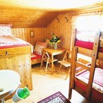 obrázek 4-bed-room with running hot/cold water