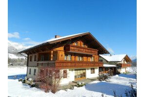 Haus Pircher - Hausfoto im Winter