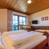Photo of Triple room, shower, toilet, balcony | © Pension Stoffenbauer