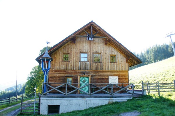 Scharlinger Ferienalm - Hausfoto Eingang