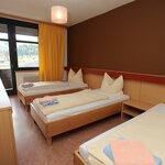 obrázek room with 4 beds-shower or bath tube, WC