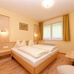 obrázek double room with shower or bathtub, WC