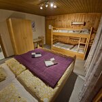 Pomiń zdjęcie room with 4 beds with shower, WC