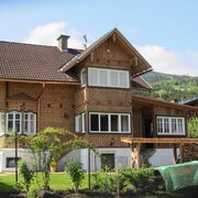 Chalet Hoamatl - Hausfoto Sommer mit Garten