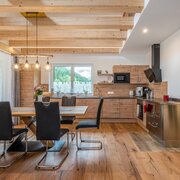 Berggeflüster | Wohn- und Essbereich