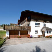 unser Ferienhaus im Sommer