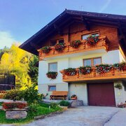 Haus Bergland im Herbst