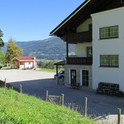 Haupthaus mit Hütte