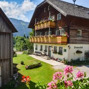 Haus schräge Frontansicht